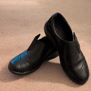 Aetrex Women's Black Slip-On Flats